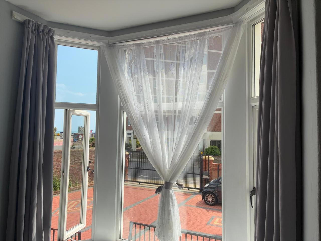 Inn By The Sea, Portsmouth - En Suite Rooms With Or Without Sea View, Onsite Ev 22Kw Exteriér fotografie
